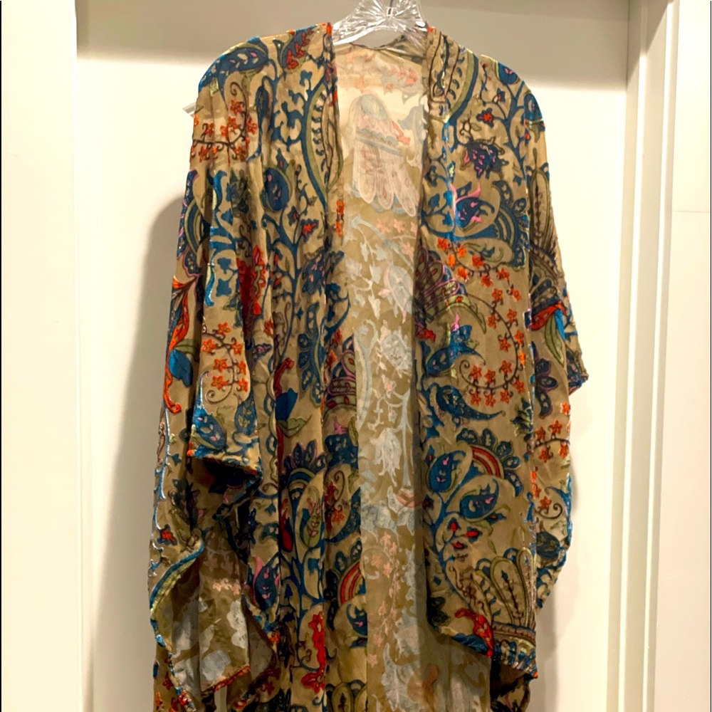 Multicolored wrap